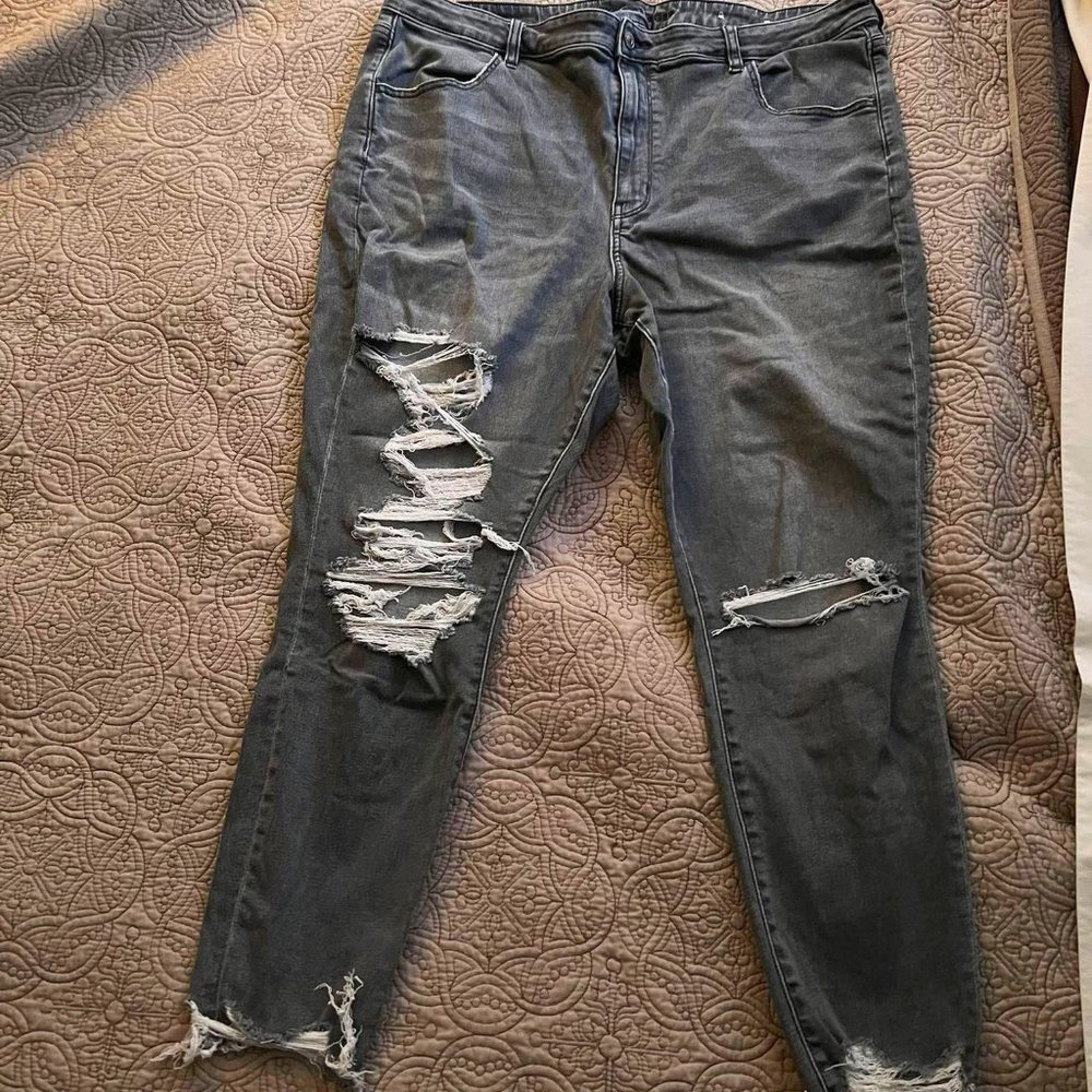 American Eagle Faded Black Stretch Jeans Distressed SZ. 22